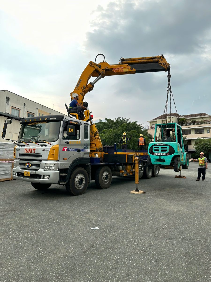 thuê xe cẩu tphcm