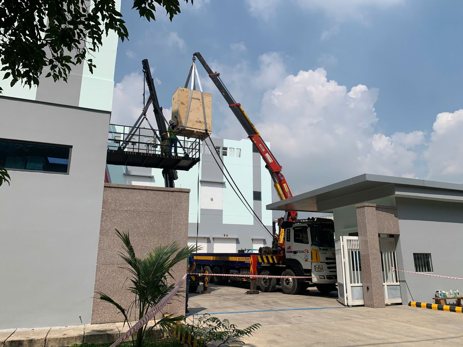 thuê xe cẩu tphcm