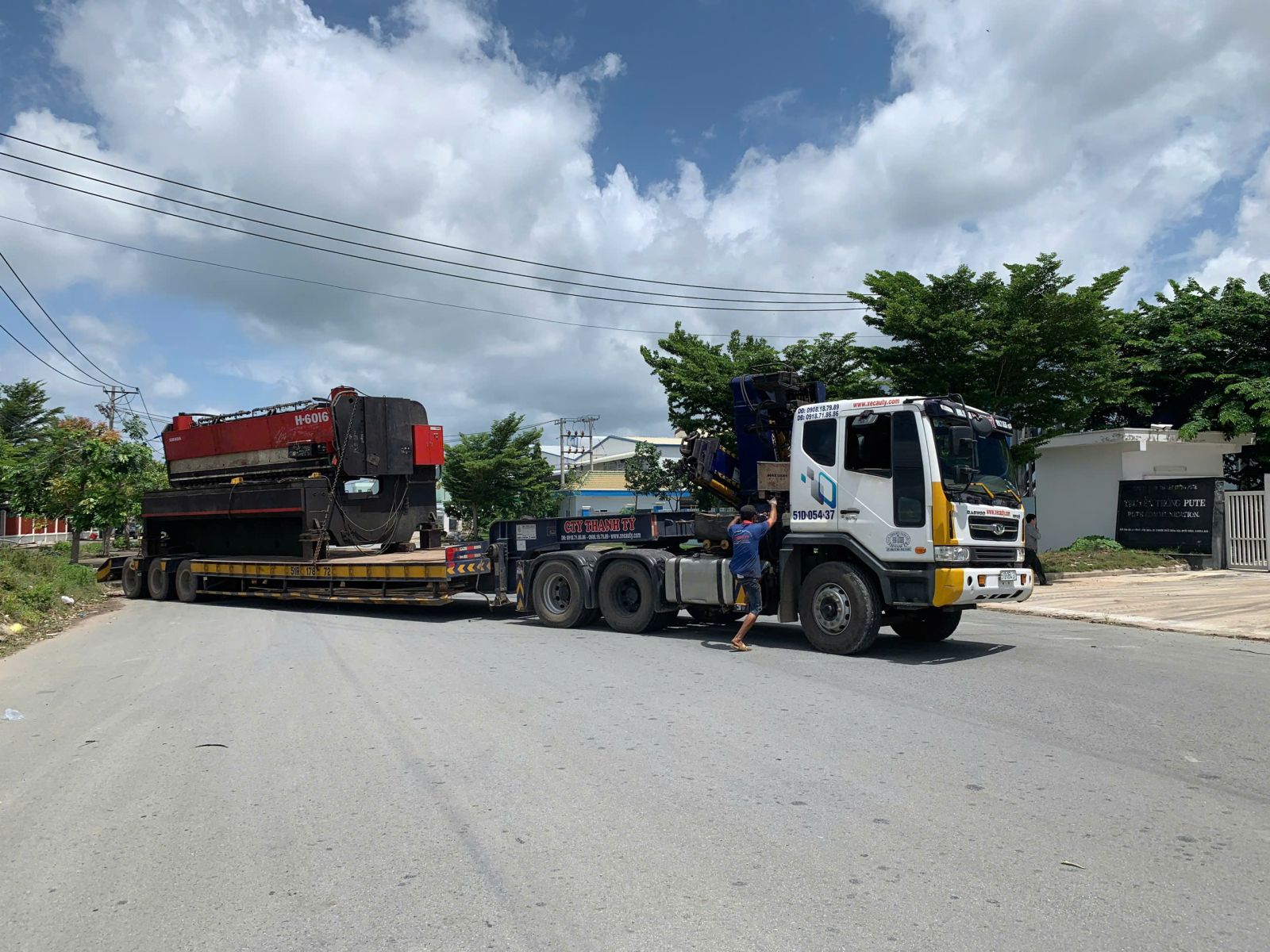 dịch vụ vận chuyển hàng bằng xe chuyên biệt